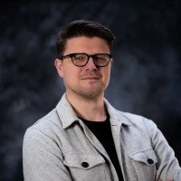 Christopher Mills Christopher Mills