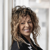 Susan Thomas Susan Thomas